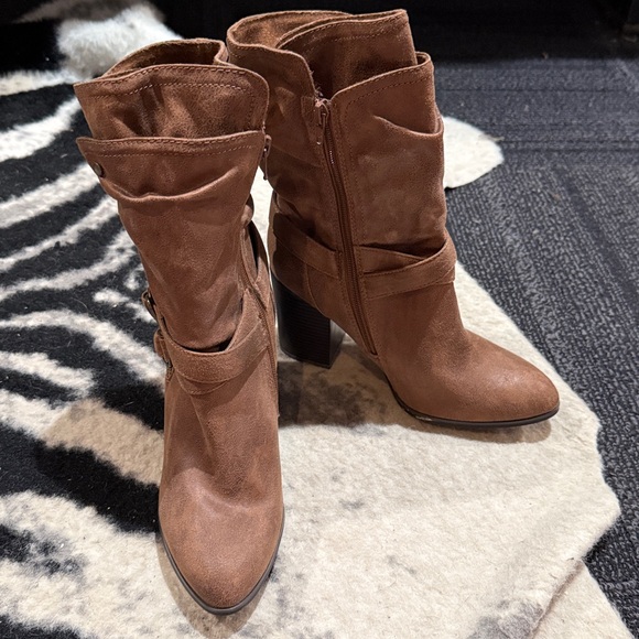 Carlos by Carlos Santana Heeled Side Zip Boots - Picture 2 of 8